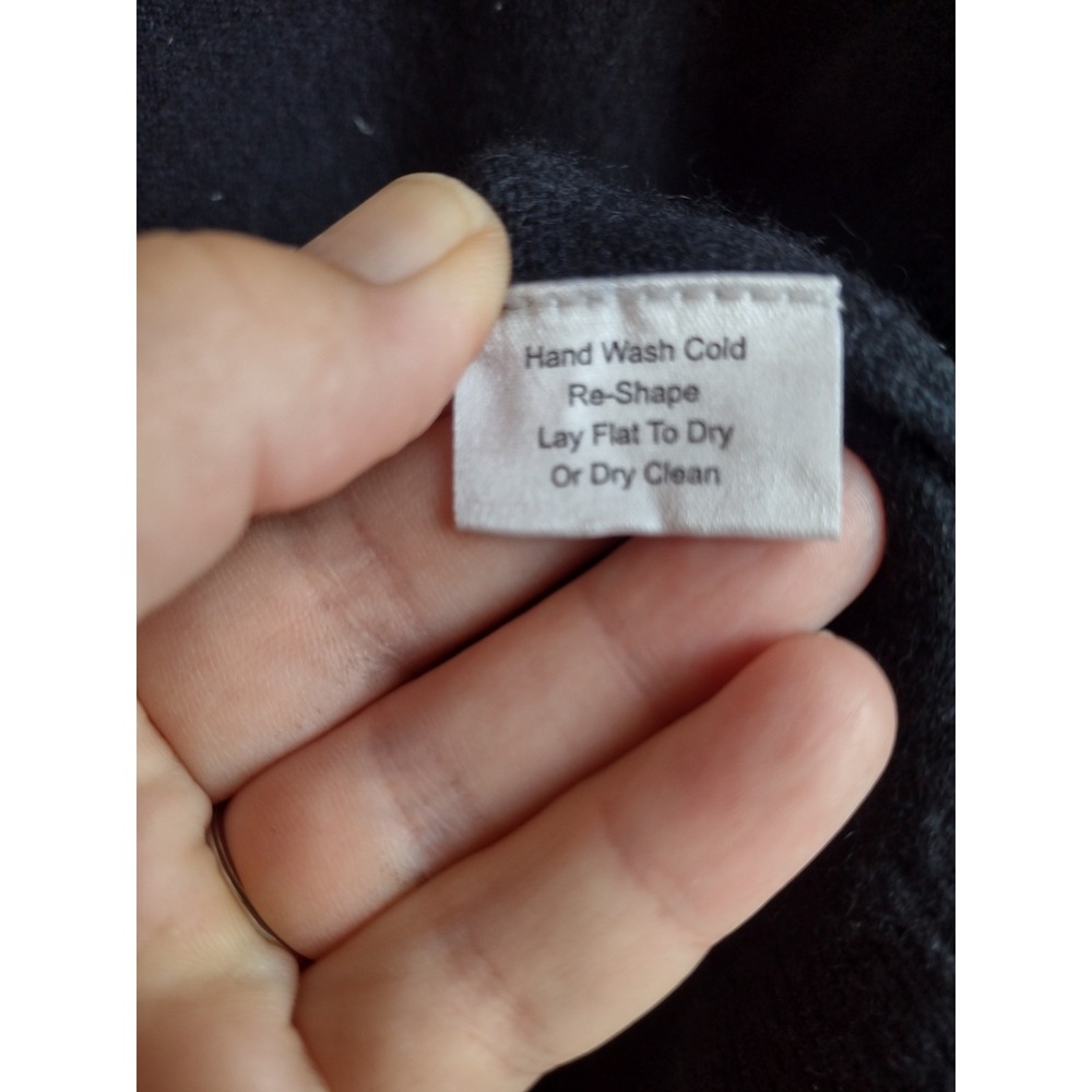 JOS. A. BANK Traveler 100% Cashmere Sweater V Neck Sz M Black Capsule Read - Picture 3 of 6